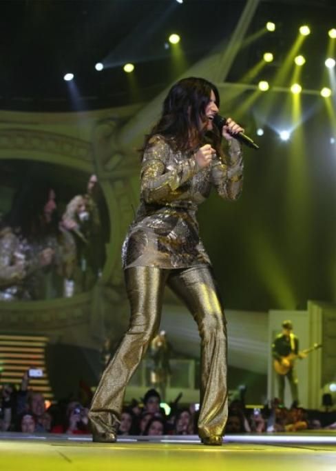 laura-pausini-radio-105-07jpg--laura_pausini