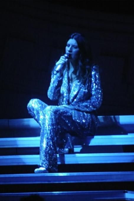 laura-pausini-radio-105-14jpg--laura_pausini