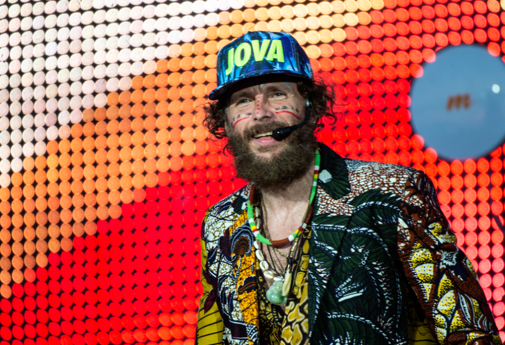 Jovanotti: la figlia Teresa disegna un fumetto per aiutare i bambini malati