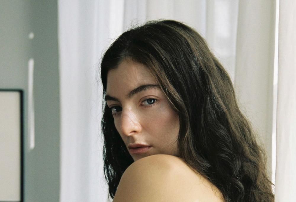 Lorde è di ritorno. E promette scintille. Il video
