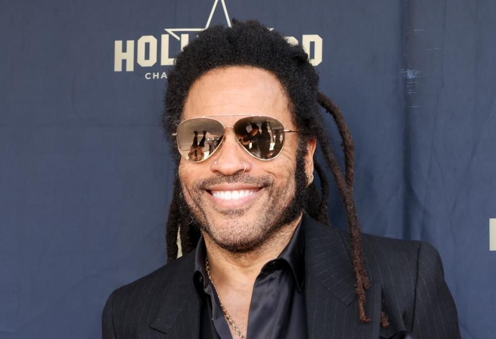 Lenny Kravitz: un sessantenne fuori del comune. Il video e le foto