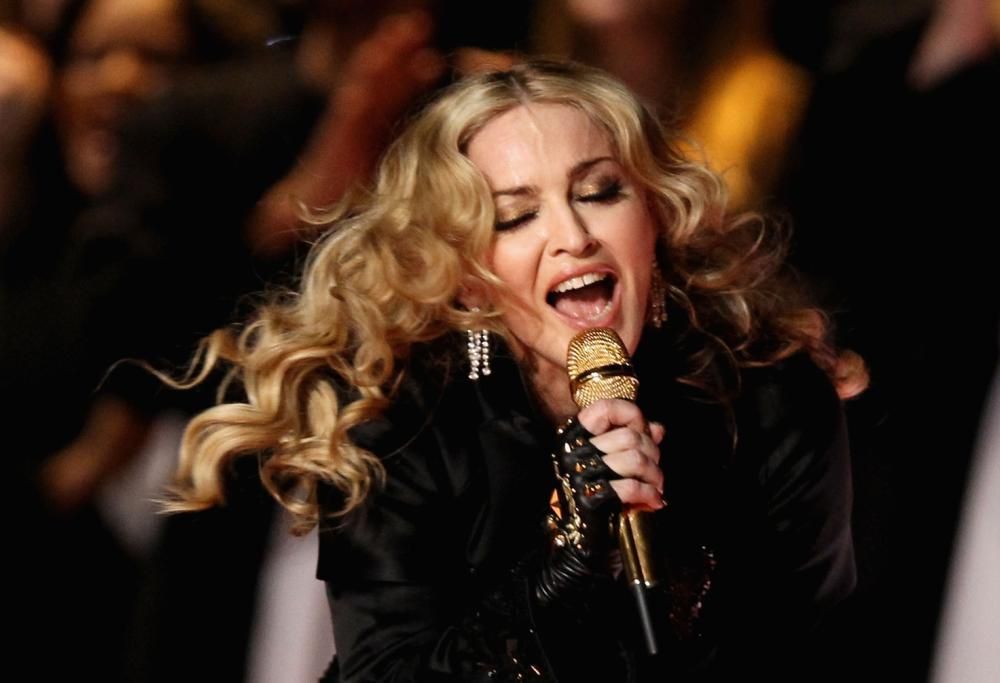 Madonna cerca l’attrice perfetta per interpretarla. E  sottopone le candidate a prove estenuanti