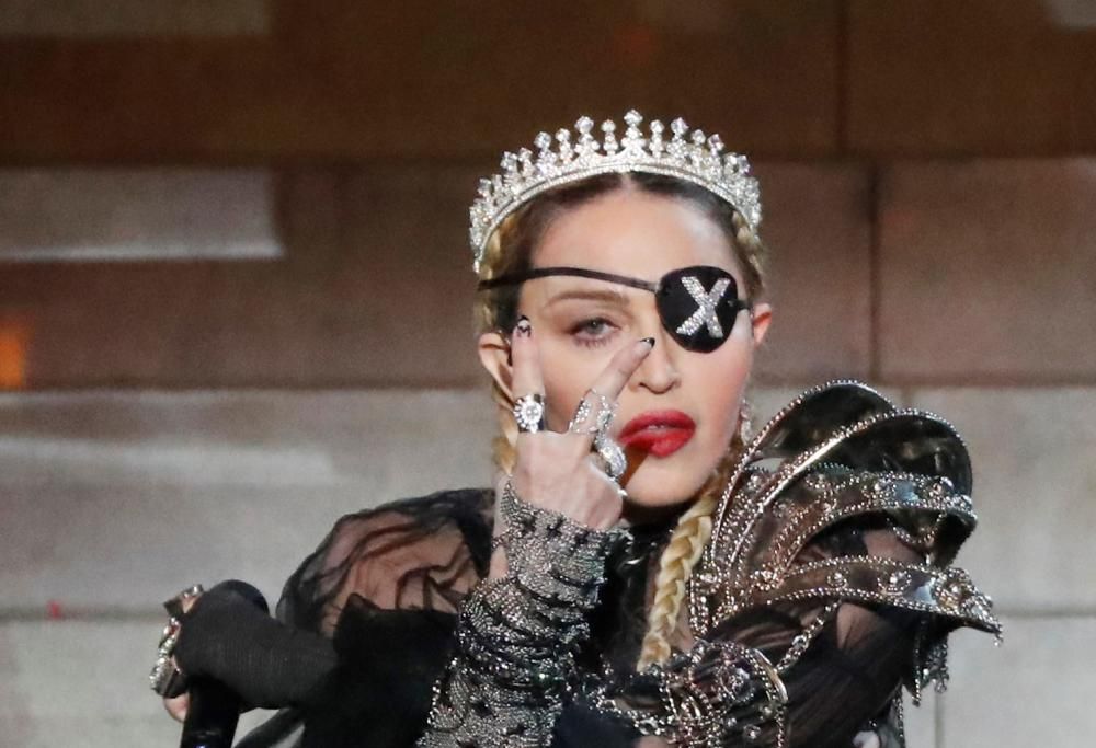 Madonna annuncia di aver ultimato lo script del suo biopic