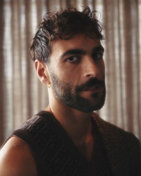 mengoni2-1640273847473jpg--