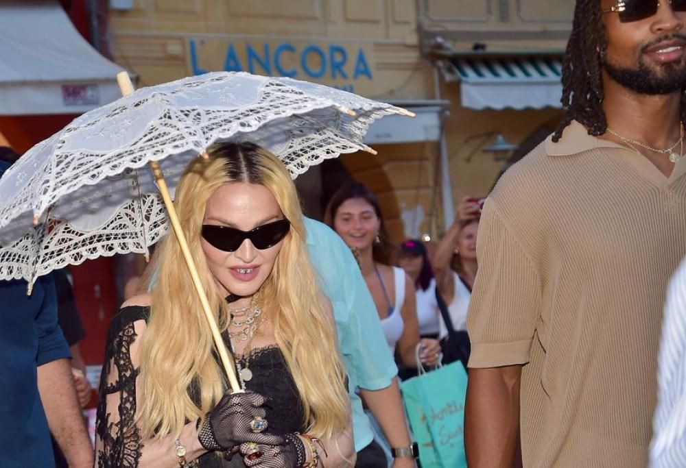 Madonna festeggia i 66 anni a Pompei: le foto più belle e l’incredibile torta