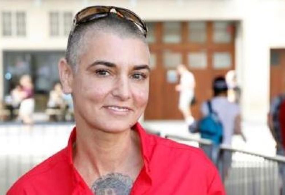 Sinéad O’Connor trasformata in bambola: le reazioni dei fan