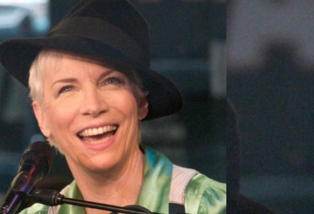 Se Annie Lennox rende omaggio a Carole King ed Edith Piaf