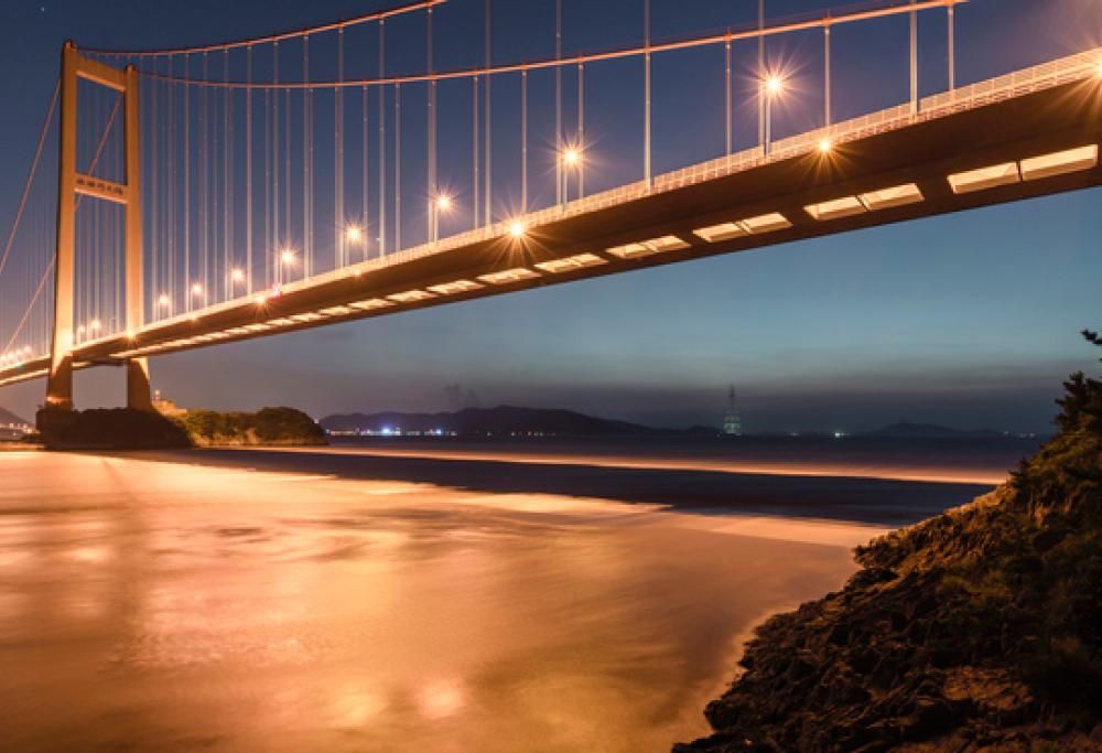 L’incredibile ponte tra Scozia e Irlanda: il premier Johnson lancia il faraonico progetto