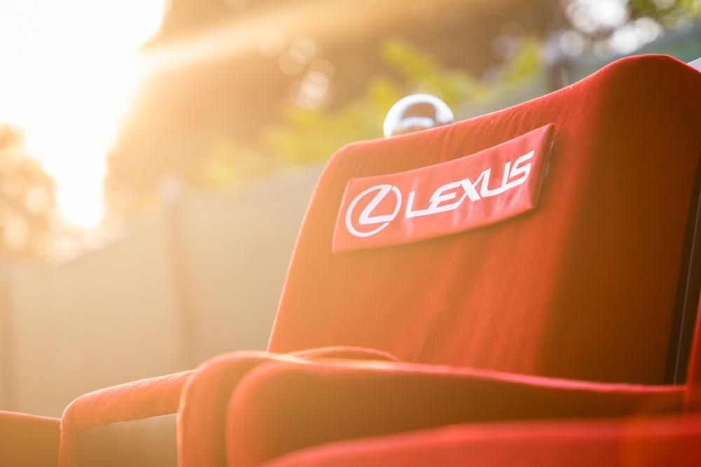 poltronerosse-lexus5-1628090313909jpg--