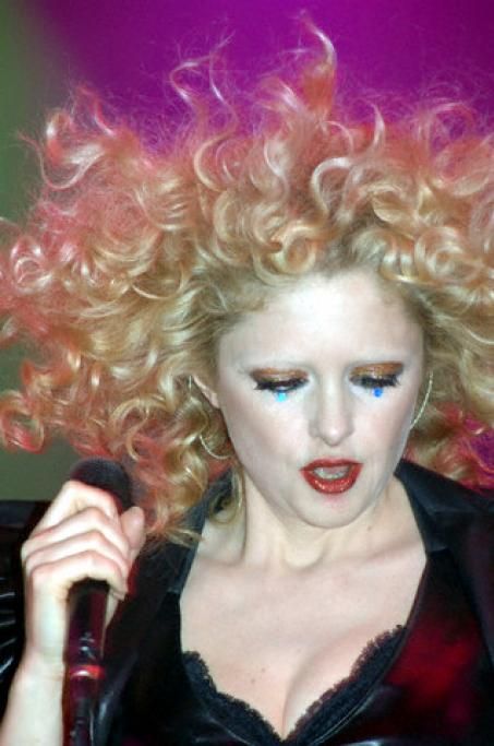 primaCorbis-42-18647119jpg--goldfrapp