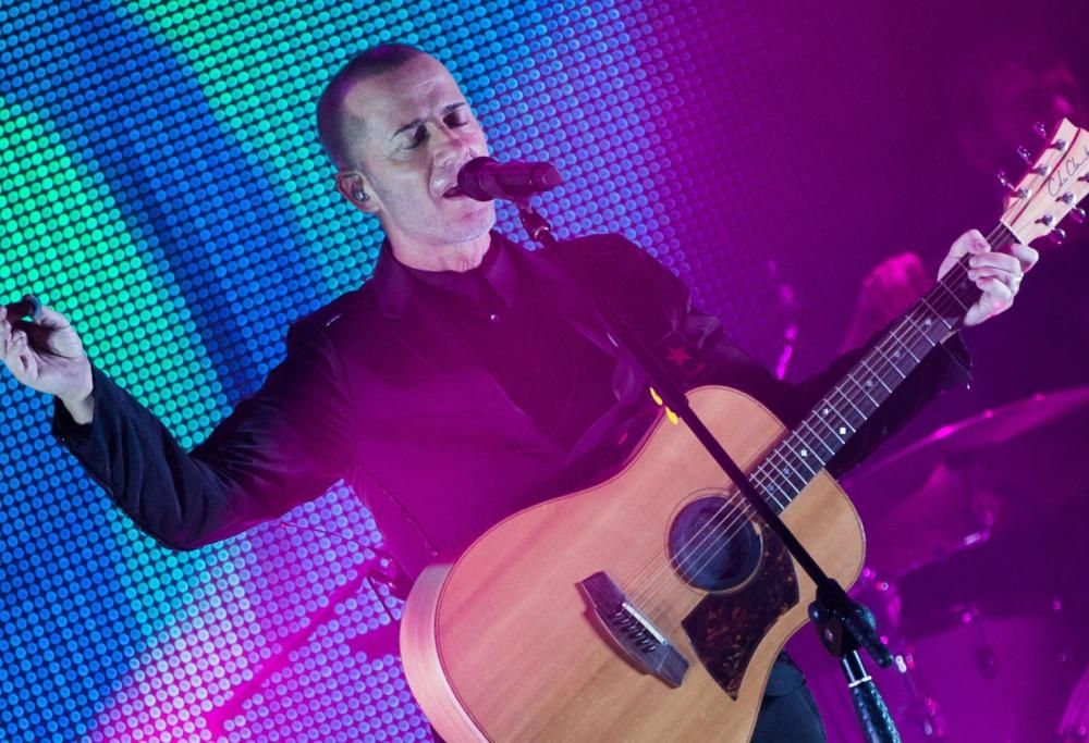 14 ottobre 1989: Ti pretendo è uno dei brani più trasmessi in radio