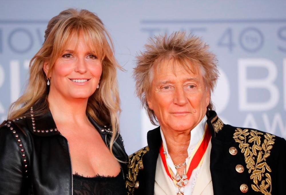 Rod Stewart prende in affitto una casa per ospitare una famiglia ucraina