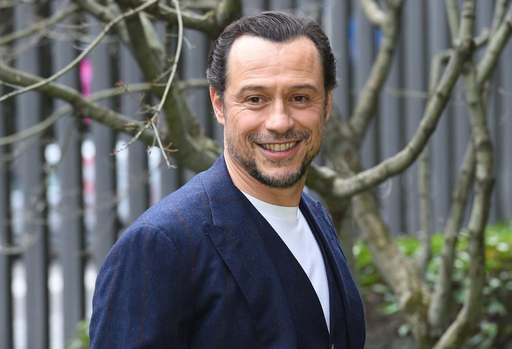 Lucio Dalla: il commovente omaggio di Stefano Accorsi