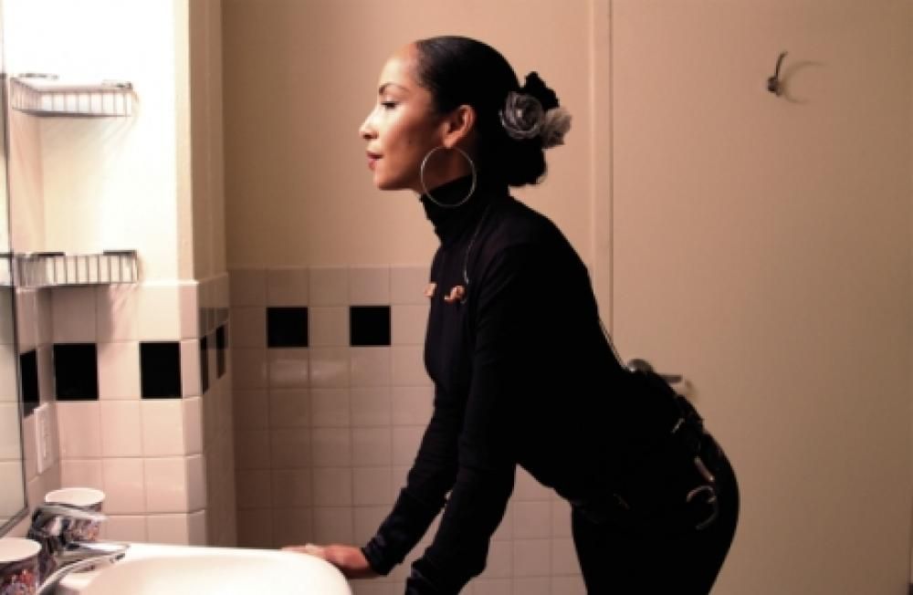 sadeback5jpg--sade