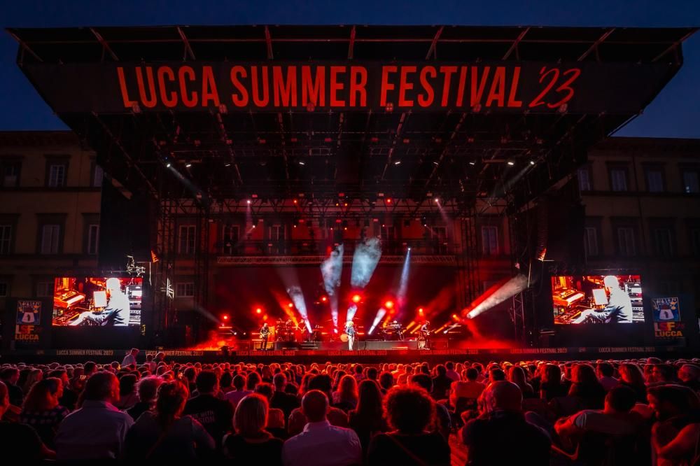 simply-red-concerto-lsf-piazza-napoleone-1-luglio-2023-prandoni-04808-1688373171058jpg--