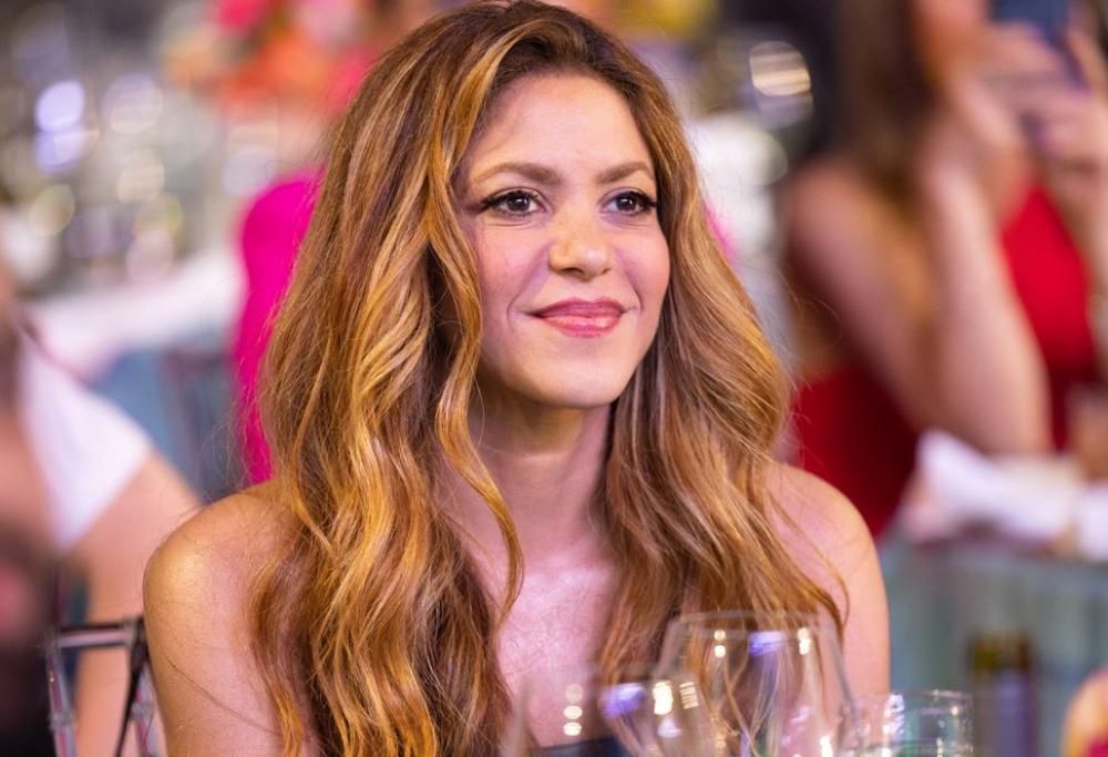 Shakira contesa tra Tom Cruise e Lewis Hamilton