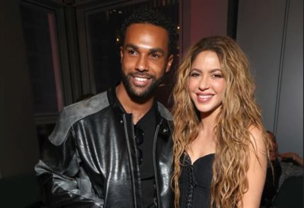 Shakira ha un nuovo amore. Tra le preoccupazioni dei suoi amici