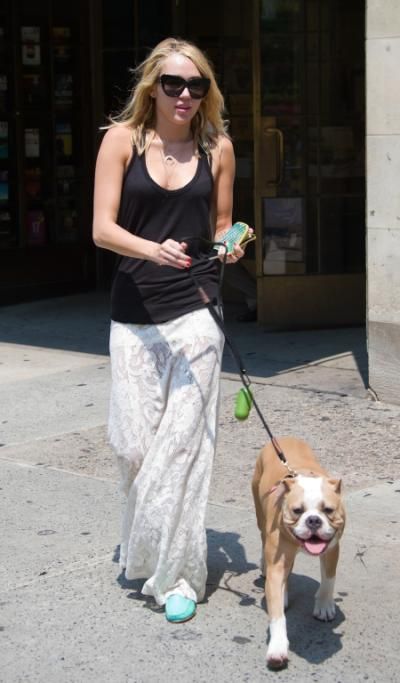 spl418238_001jpg--miley_cyrus_out_and_about_with_dog_ziggy_in_philadelphia__pa
