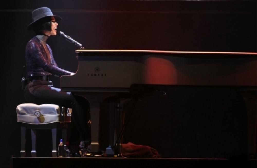 spl509565_021jpg--alicia_keys