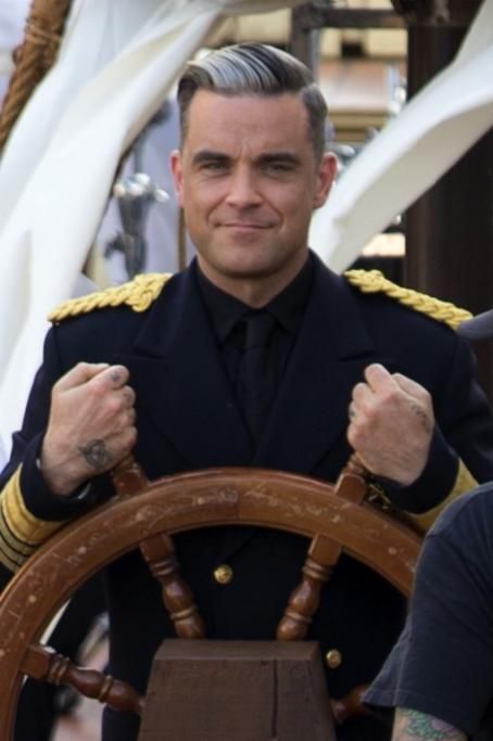 spl625810_0071jpg--robbie_williams