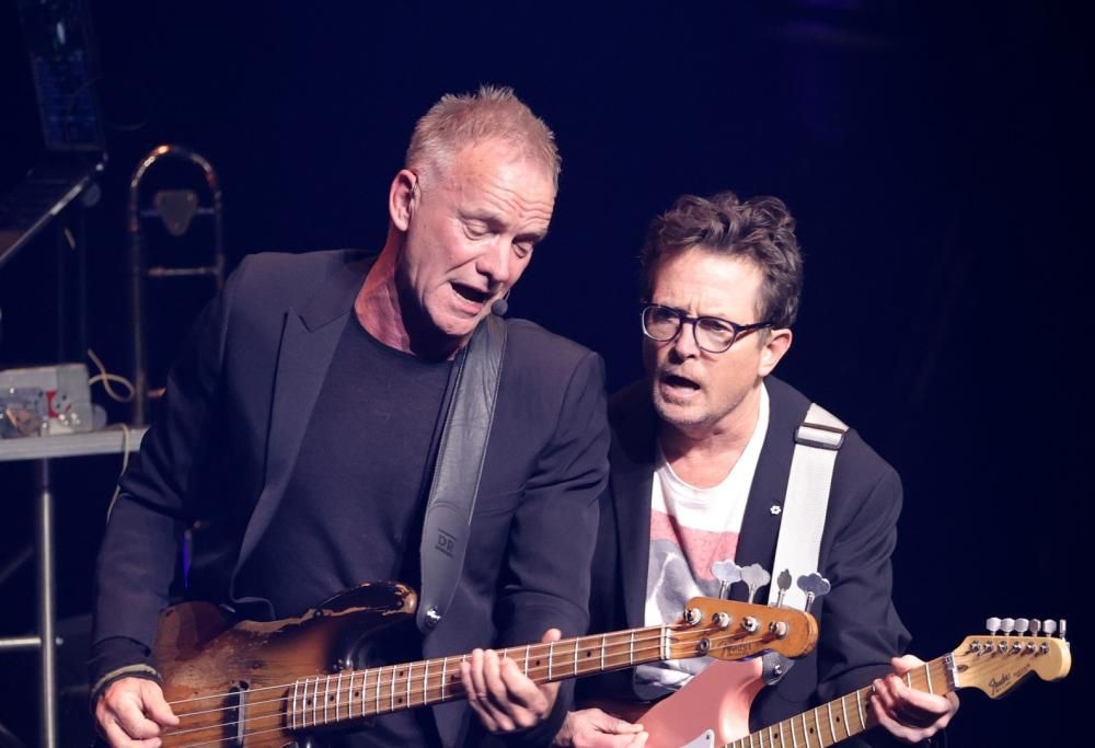 Sting suona con Michael J.  Fox: il video