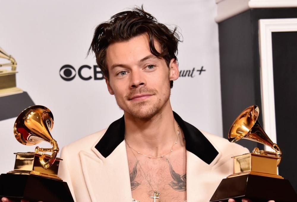 Harry Styles: arriva la sua biografia illustrata