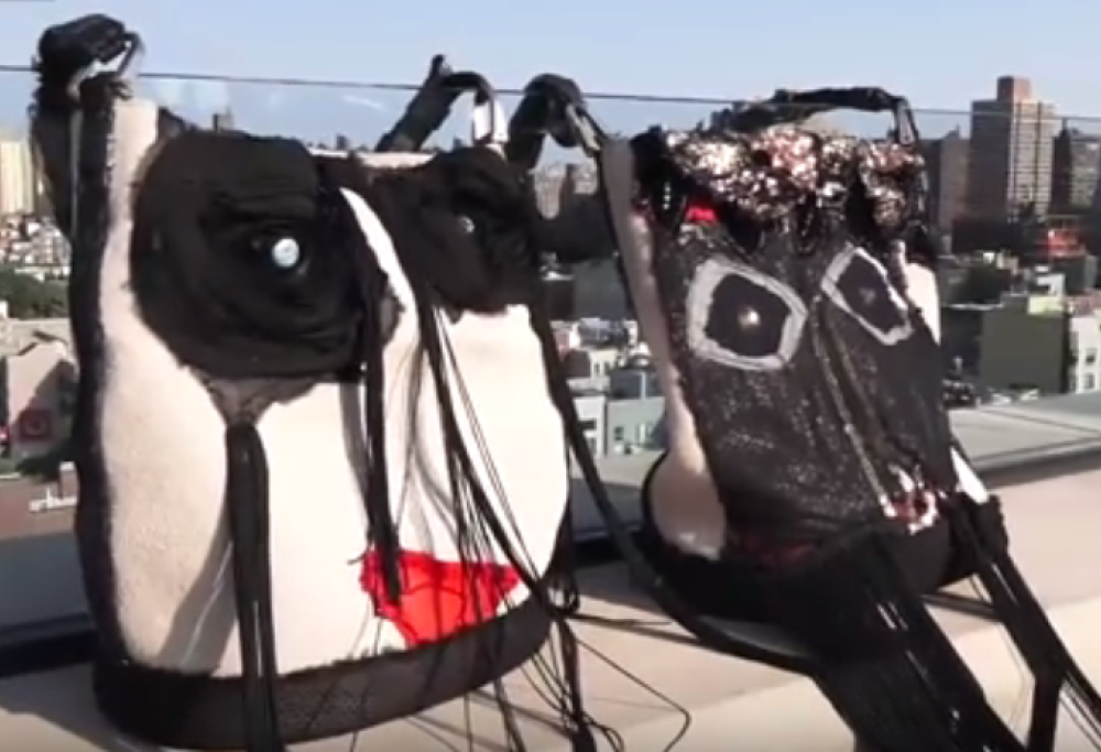 Se siete “malati di shopping”, questa borsa è l’accessorio per voi