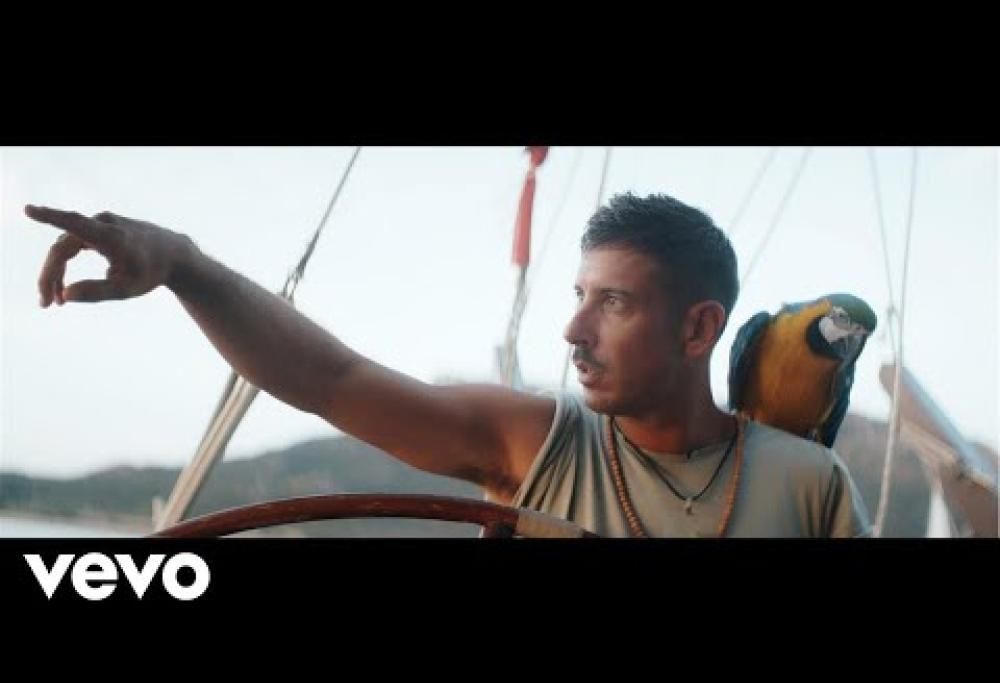 Francesco Gabbani:  è uscito il nuovo singolo Pachidermi e Pappagalli