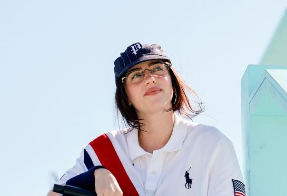 Billie Eilish esegue una cover di Yesterday dei Beatles: il video