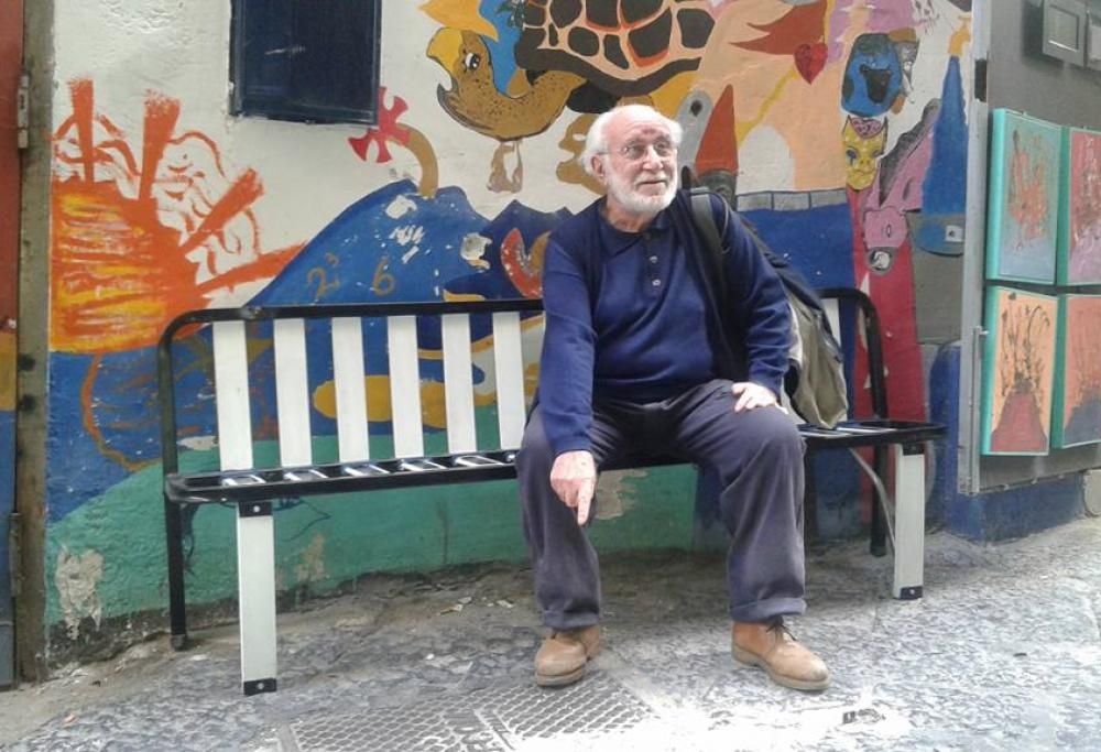 Da vecchi letti a panchine: a Napoli arriva la “Panchinarte”