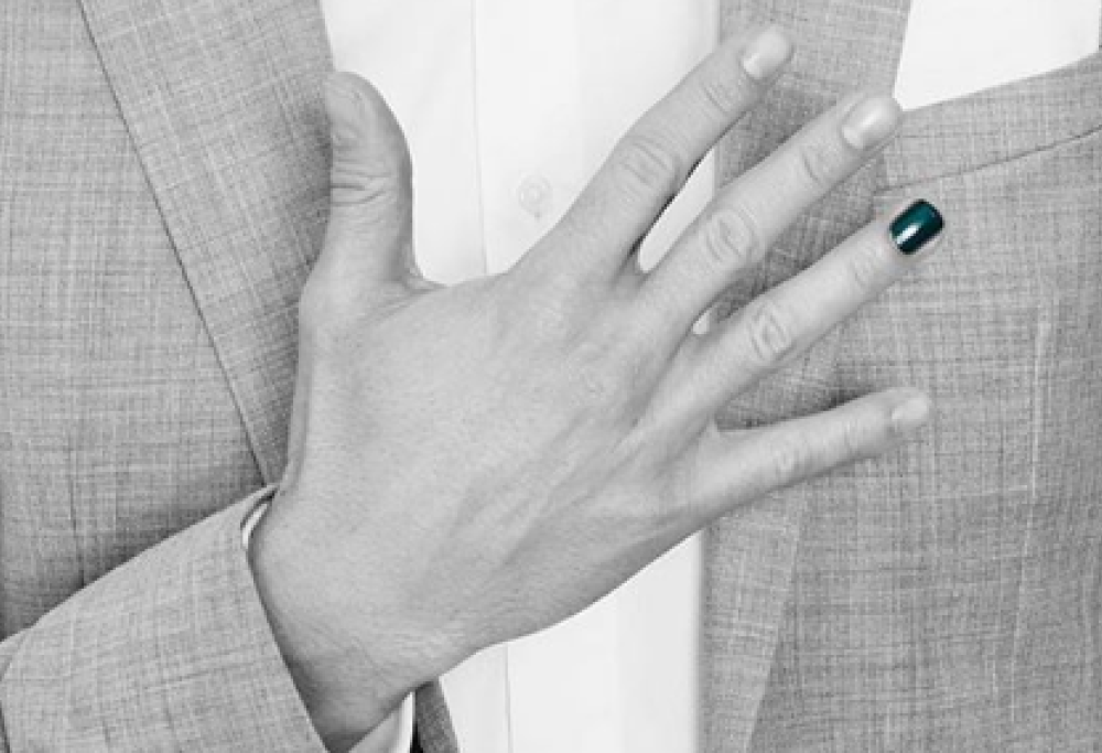 Uomini con un’unghia smaltata. L’importante causa della campagna Polished Man