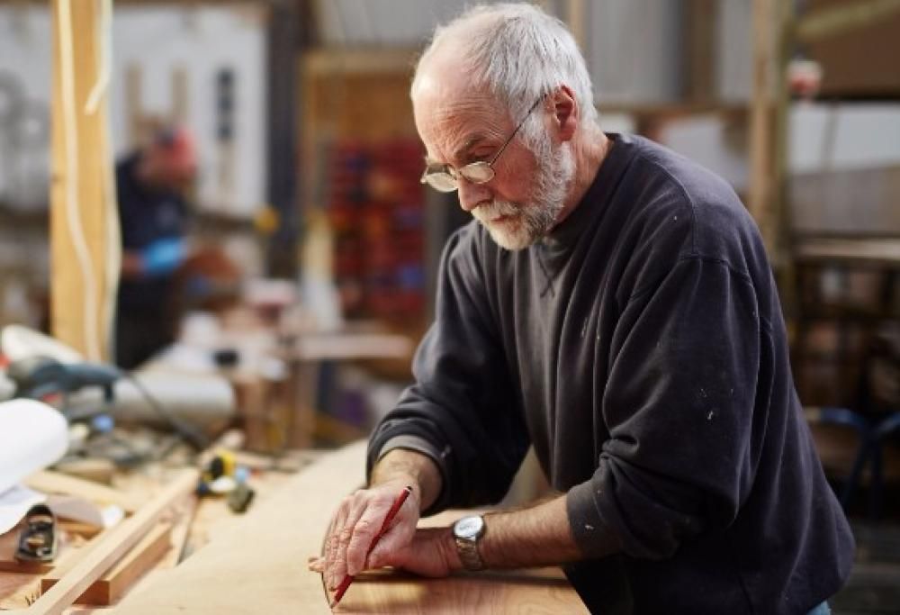 “Cercasi pensionati disposti a tornare a lavorare gratis”. L’appello della regione Abruzzo