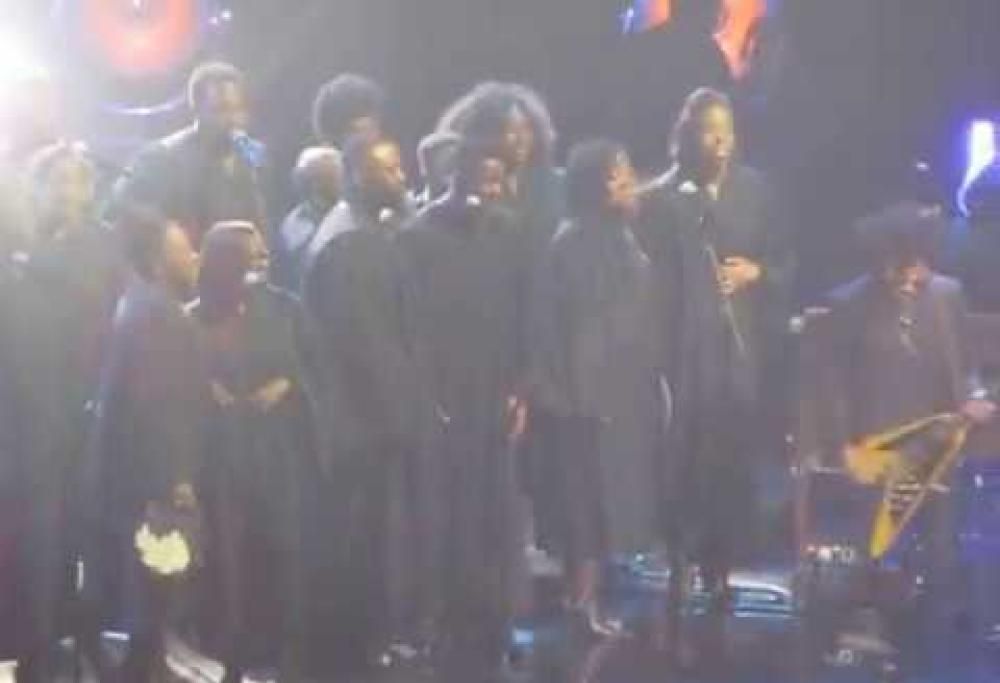 Lenny Kravitz rende omaggio a Prince: il video