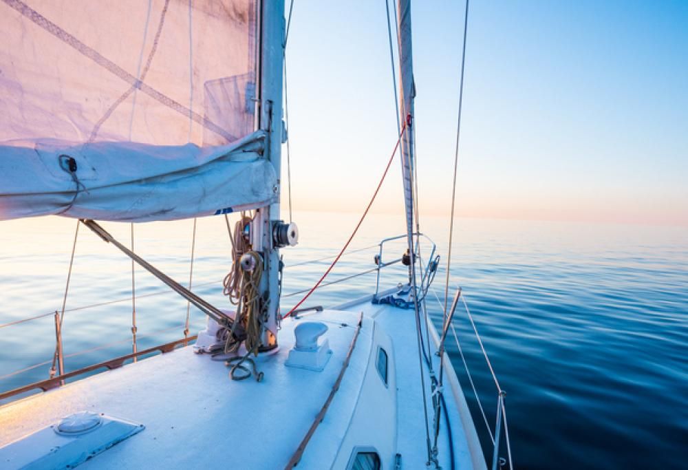 Smart working in barca a vela a Brindisi.  E senza spese!