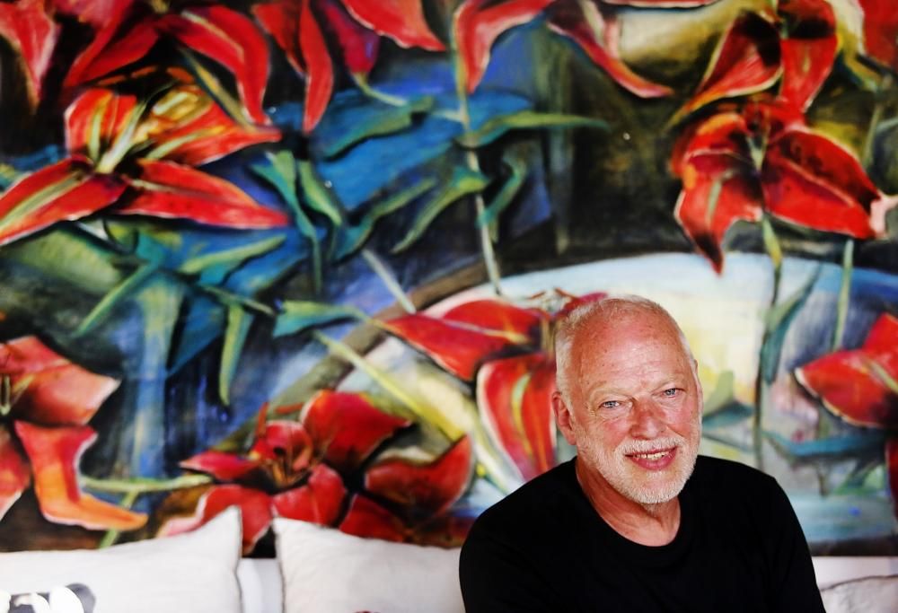 David Gilmour suona a sorpresa Wish You Were Here con la figlia: il video
