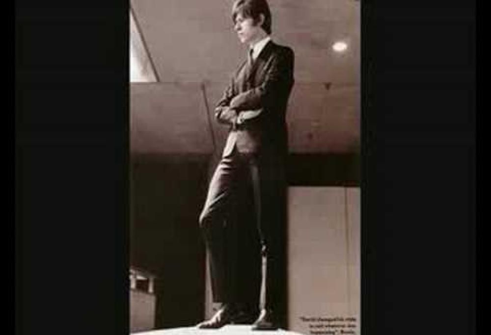 David Bowie. La canzone- flop che lanciò la sua carriera