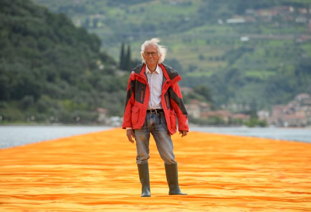Christo, addio: ci lascia l’artista che ci ha fatto sognare con i Floating Piers