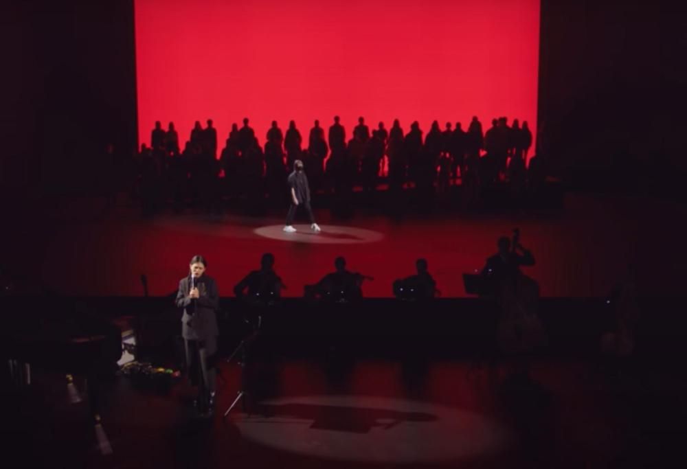 Se la grande moda italiana non dimentica il teatro e la nostra cultura … con l’aiuto di Nothing Compares to You