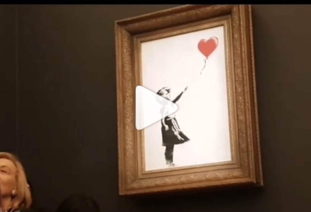 Banksy distrugge un suo quadro da un milioni di sterline. Ecco come ha fatto