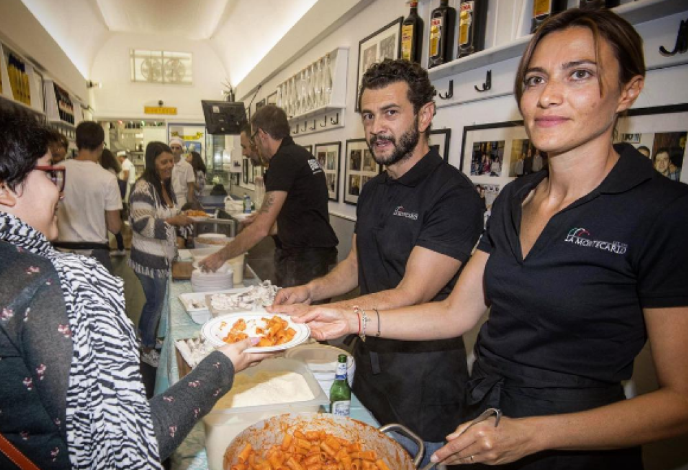 Gassman, Bova e colleghi camerieri per la solidarietà. Il progetto “Amatriciana solidale”