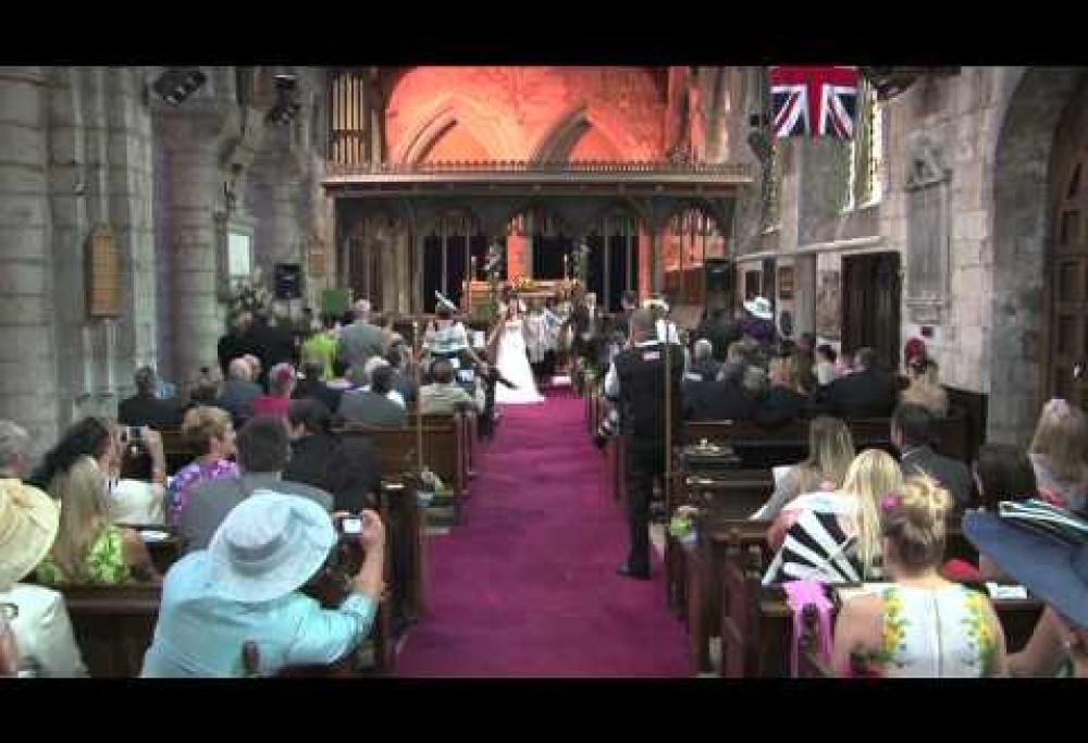 Flash mob al matrimonio? Il vicario dice sì