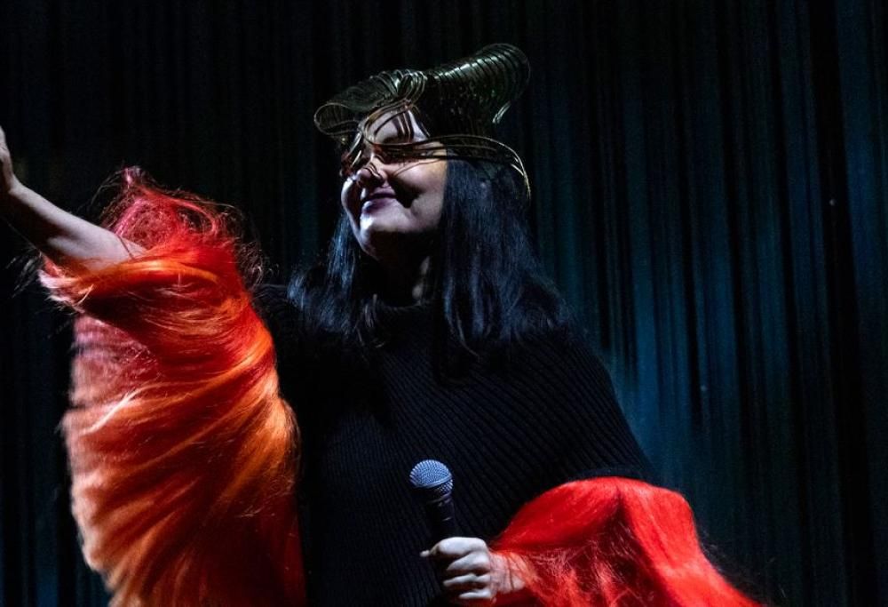 Björk:  il video di Victimhood