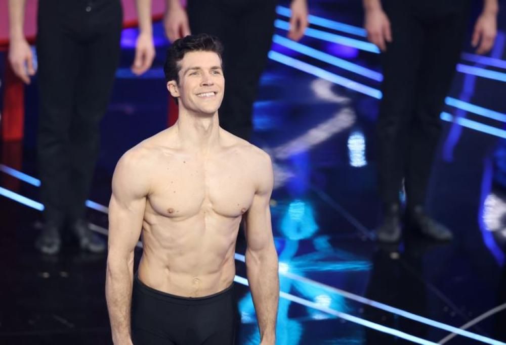 Roberto Bolle: il suo messaggio di pace sulle note di Imagine. Il video