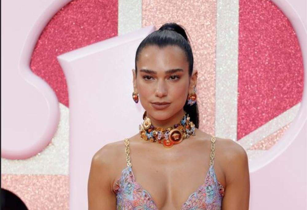 Dua Lipa meravigliosa nel suo vero debutto al cinema: il video