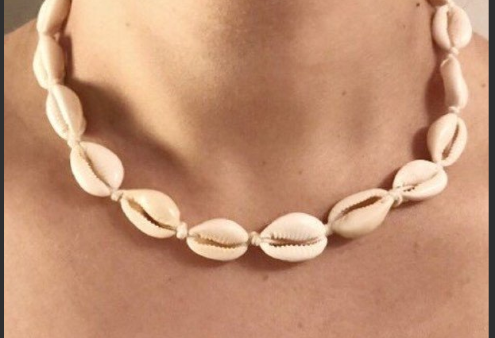 Collana con conchiglie: sapete  che è anche benefica?