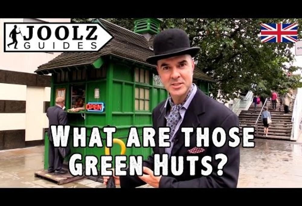 Cosa nascondono le misteriose cabine verdi di Londra?