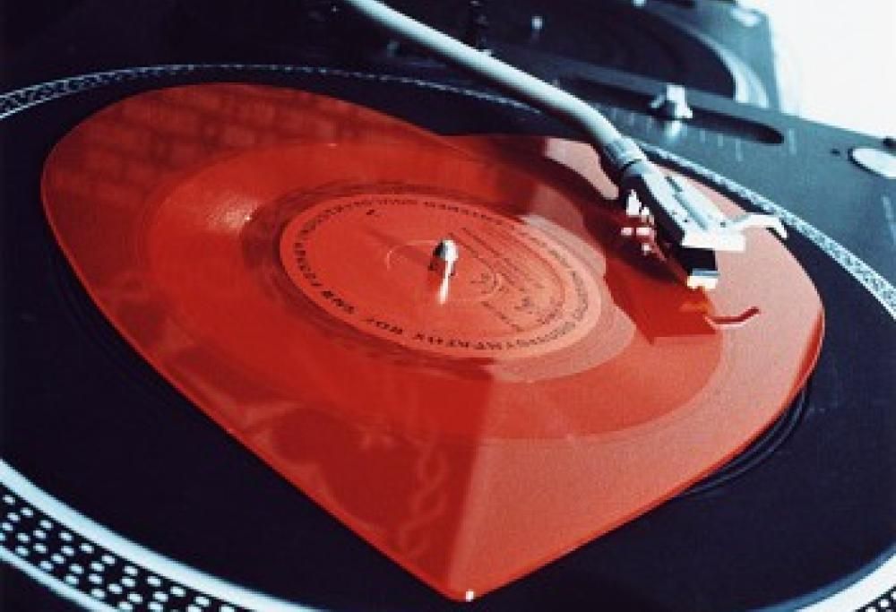 5 canzoni sugli amori estivi.