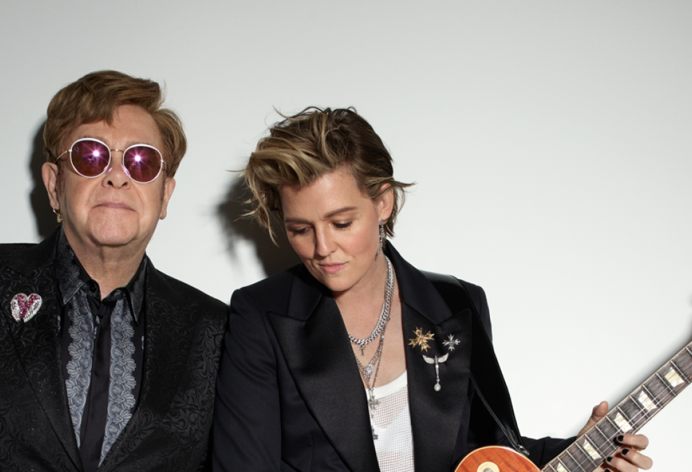 Elton John esegue Who Believes In Angels?  al Saturday Night Live. Il video