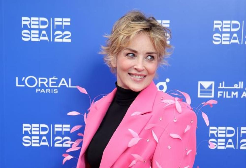 Sharon Stone: la memorabile apparizione sulle note di Gloria con Sam Smith