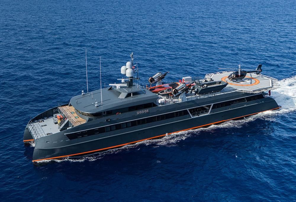 Lo yacht super lusso che può trasportare anche un sottomarino